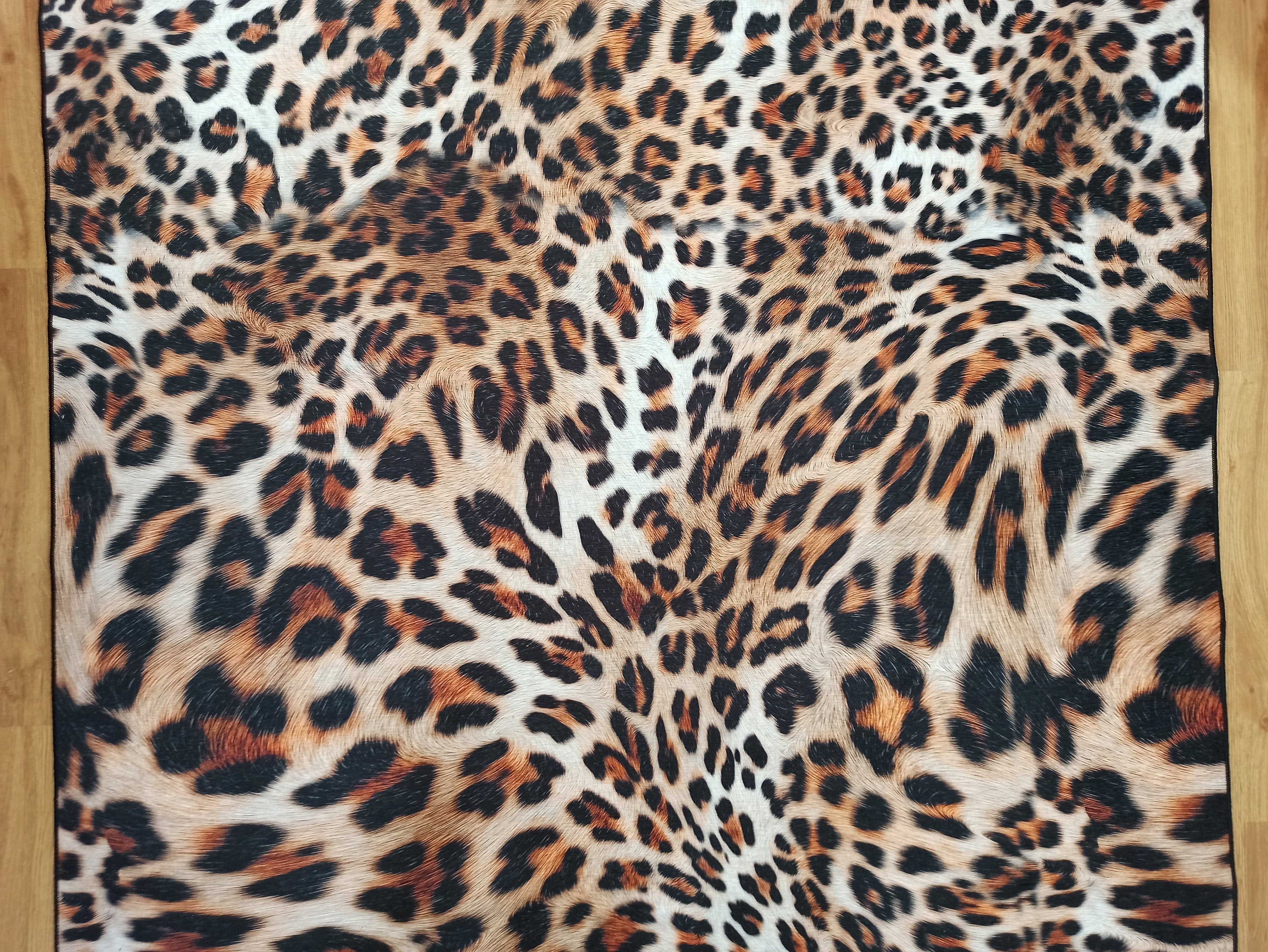 Pars Leopard Leather Pattern Modern Rug