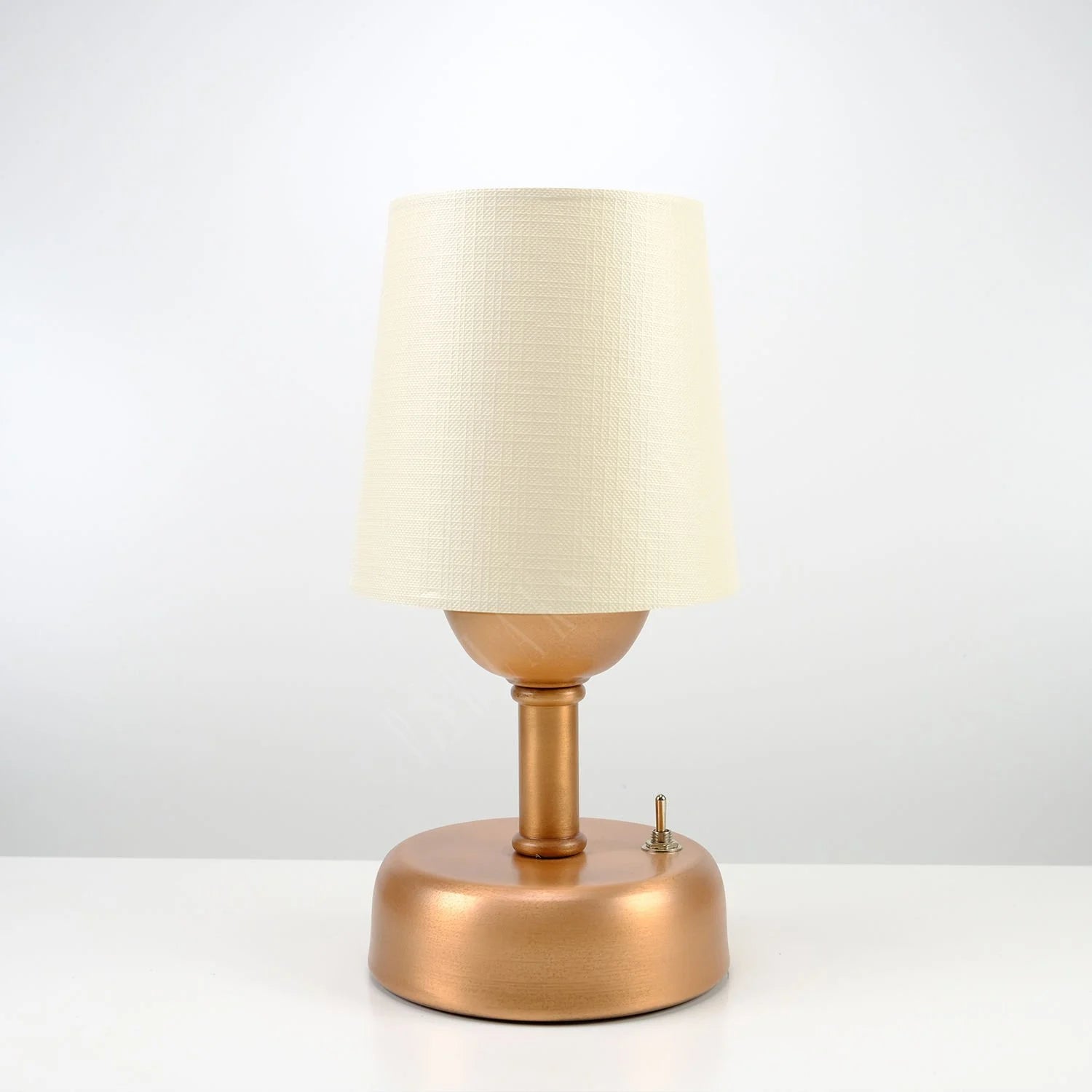 Stylish Retro Battery Operated Wireless LED Table Lamp