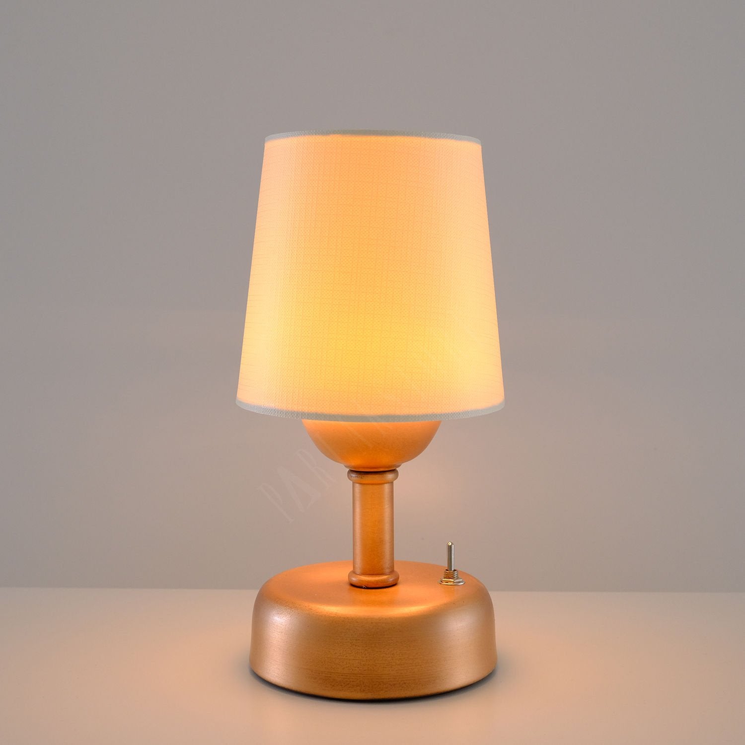 Stylish Retro Battery Operated Wireless LED Table Lamp