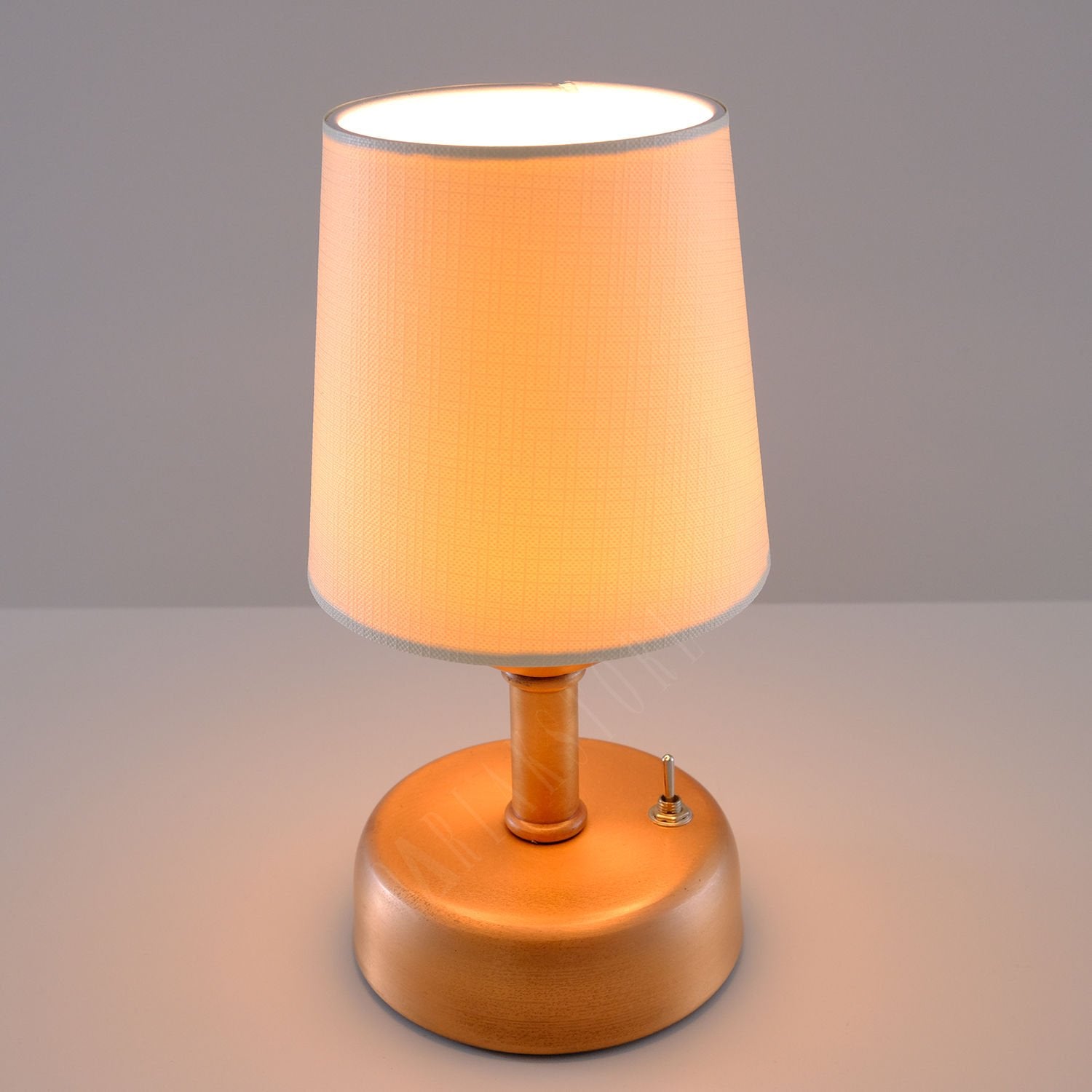 Stylish Retro Battery Operated Wireless LED Table Lamp