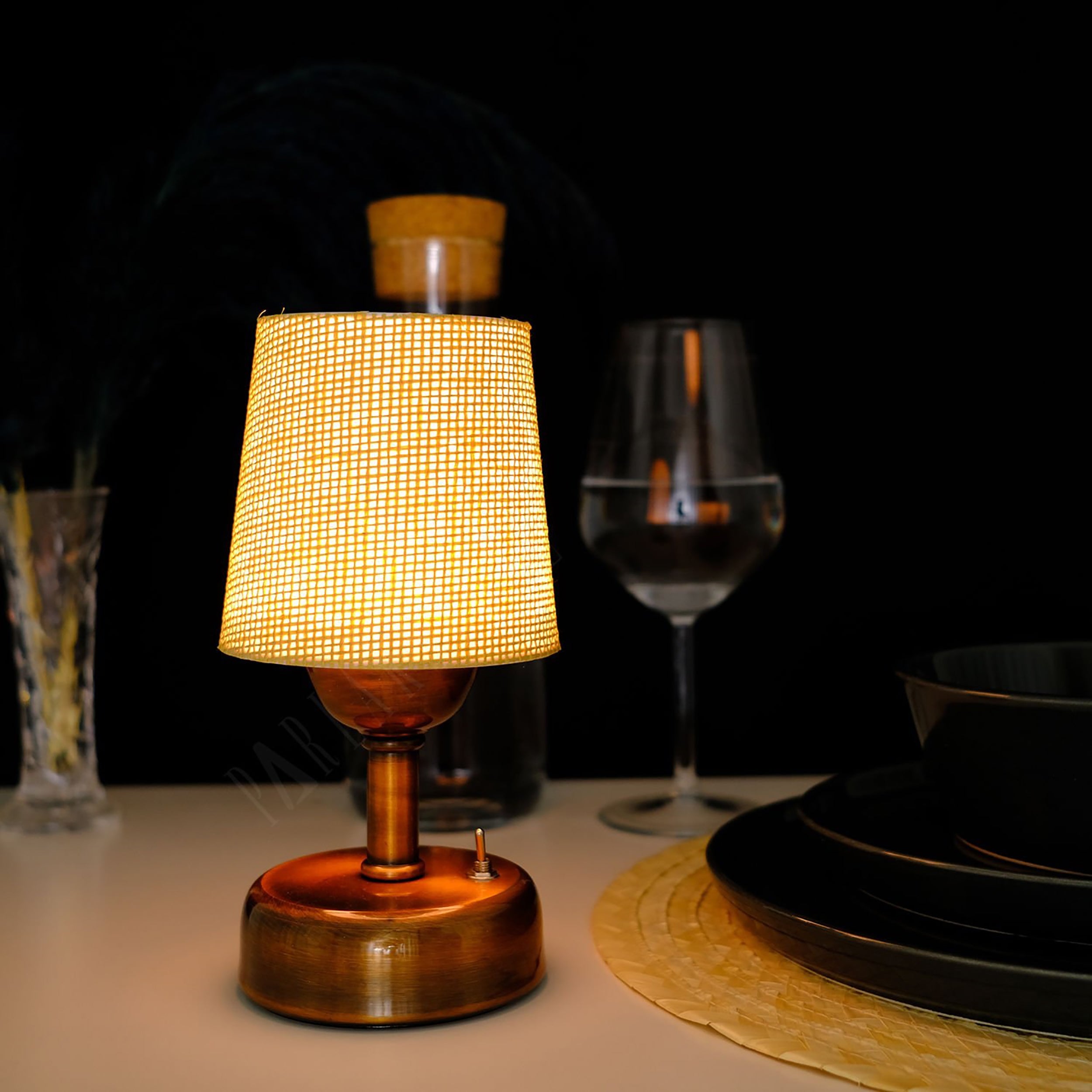 Stylish Retro Battery Operated Wireless LED Table Lamp