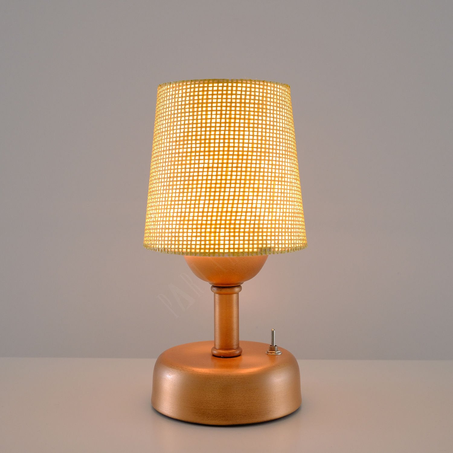 Stylish Retro Battery Operated Wireless LED Table Lamp