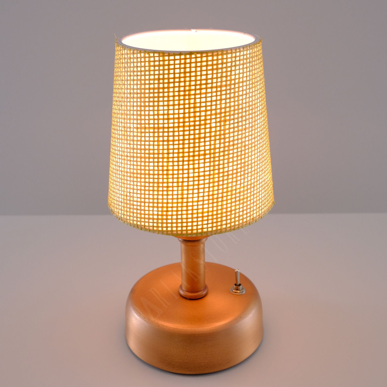 Stylish Retro Battery Operated Wireless LED Table Lamp