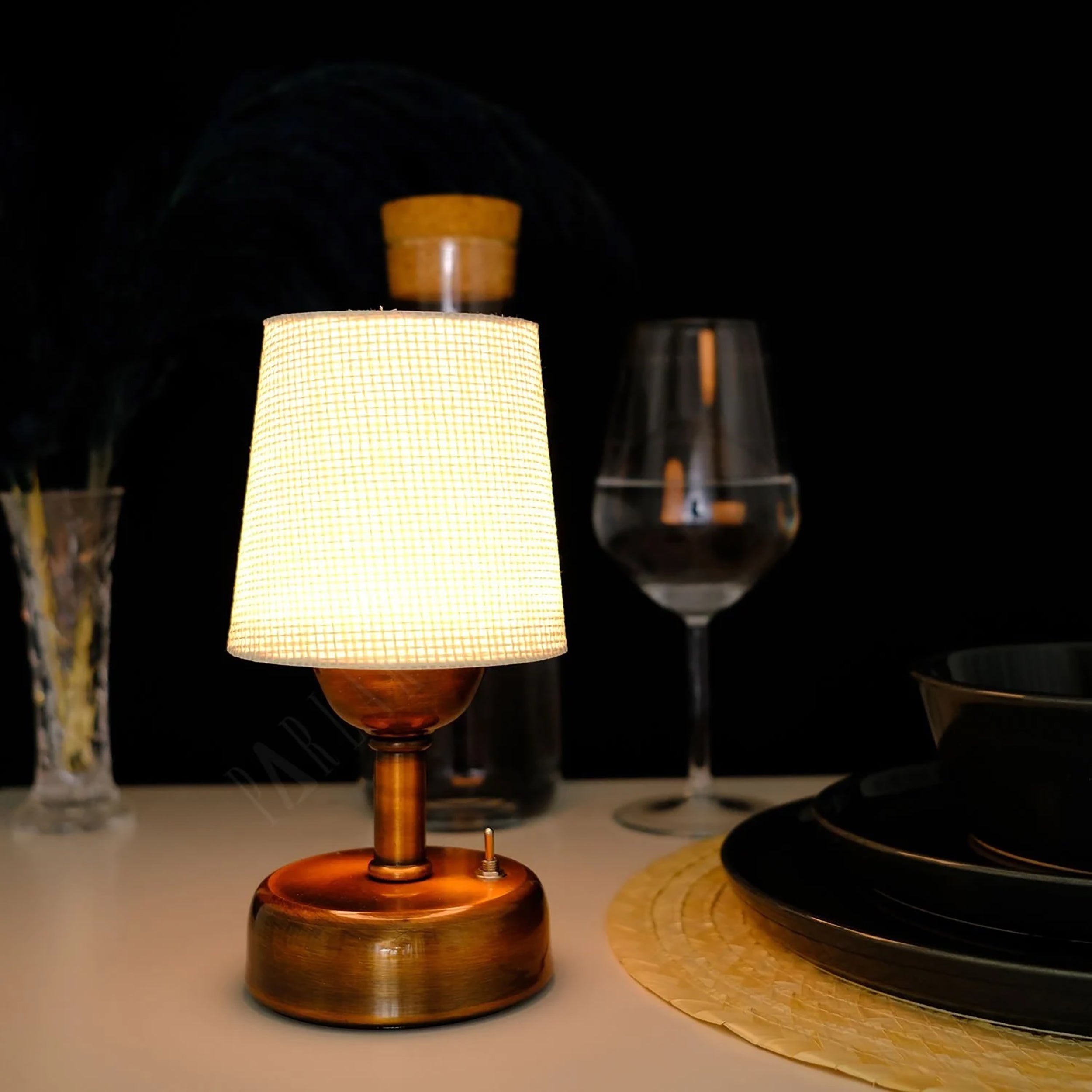 Stylish Retro Battery Operated Wireless LED Table Lamp