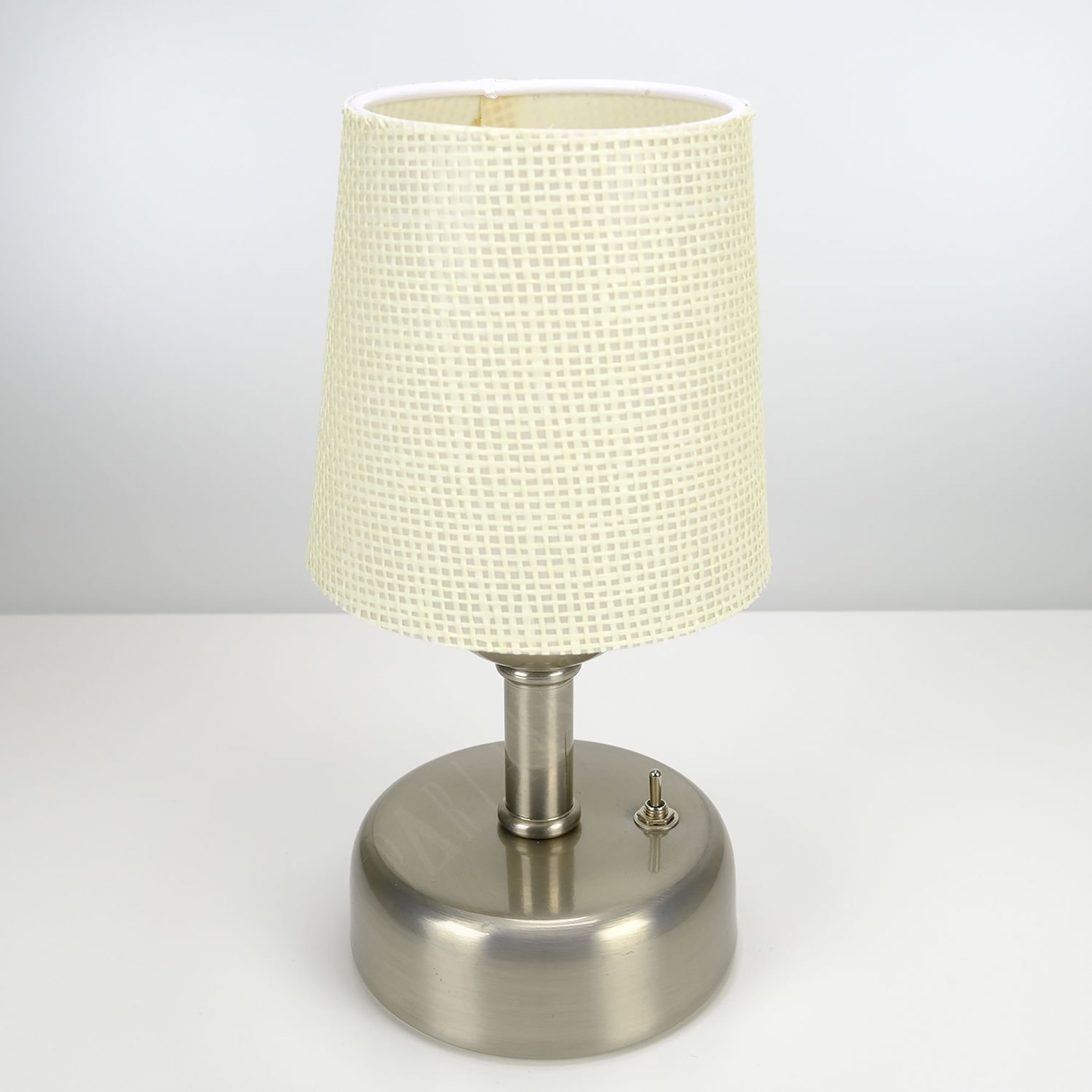 Stylish Retro Battery Operated Wireless LED Table Lamp