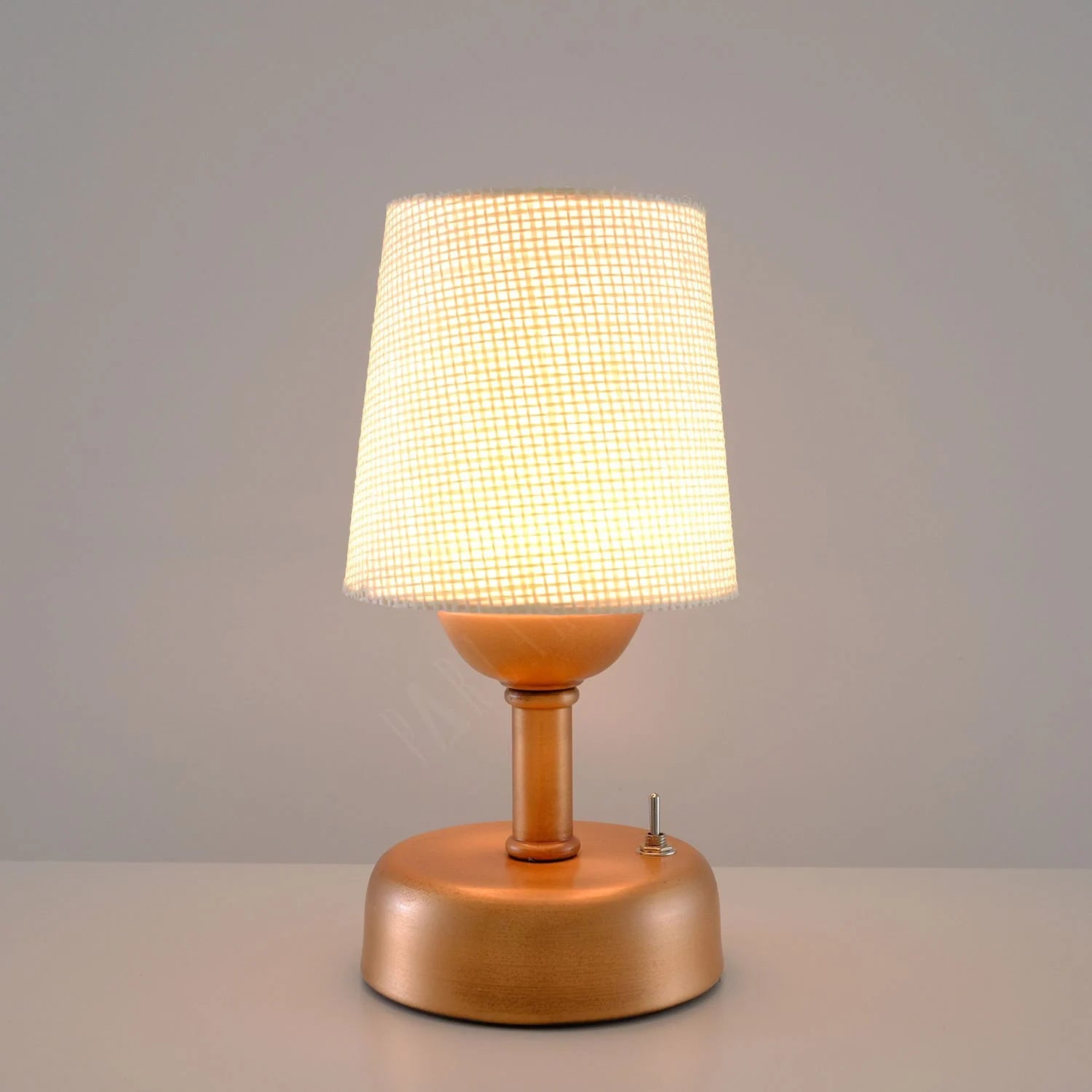 Stylish Retro Battery Operated Wireless LED Table Lamp