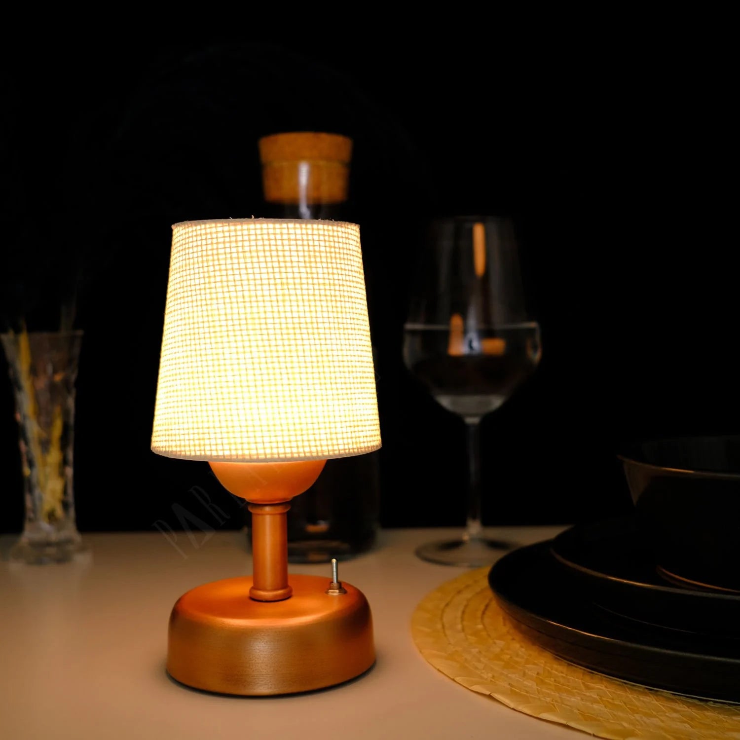 Stylish Retro Battery Operated Wireless LED Table Lamp