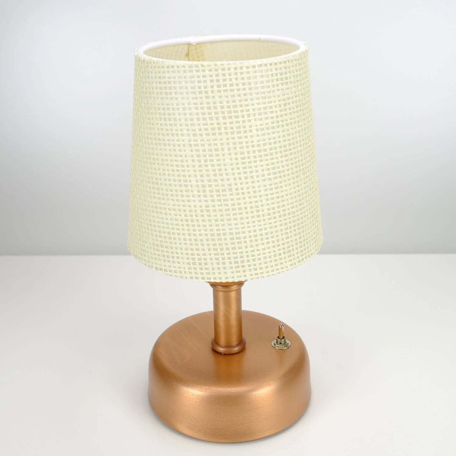 Stylish Retro Battery Operated Wireless LED Table Lamp