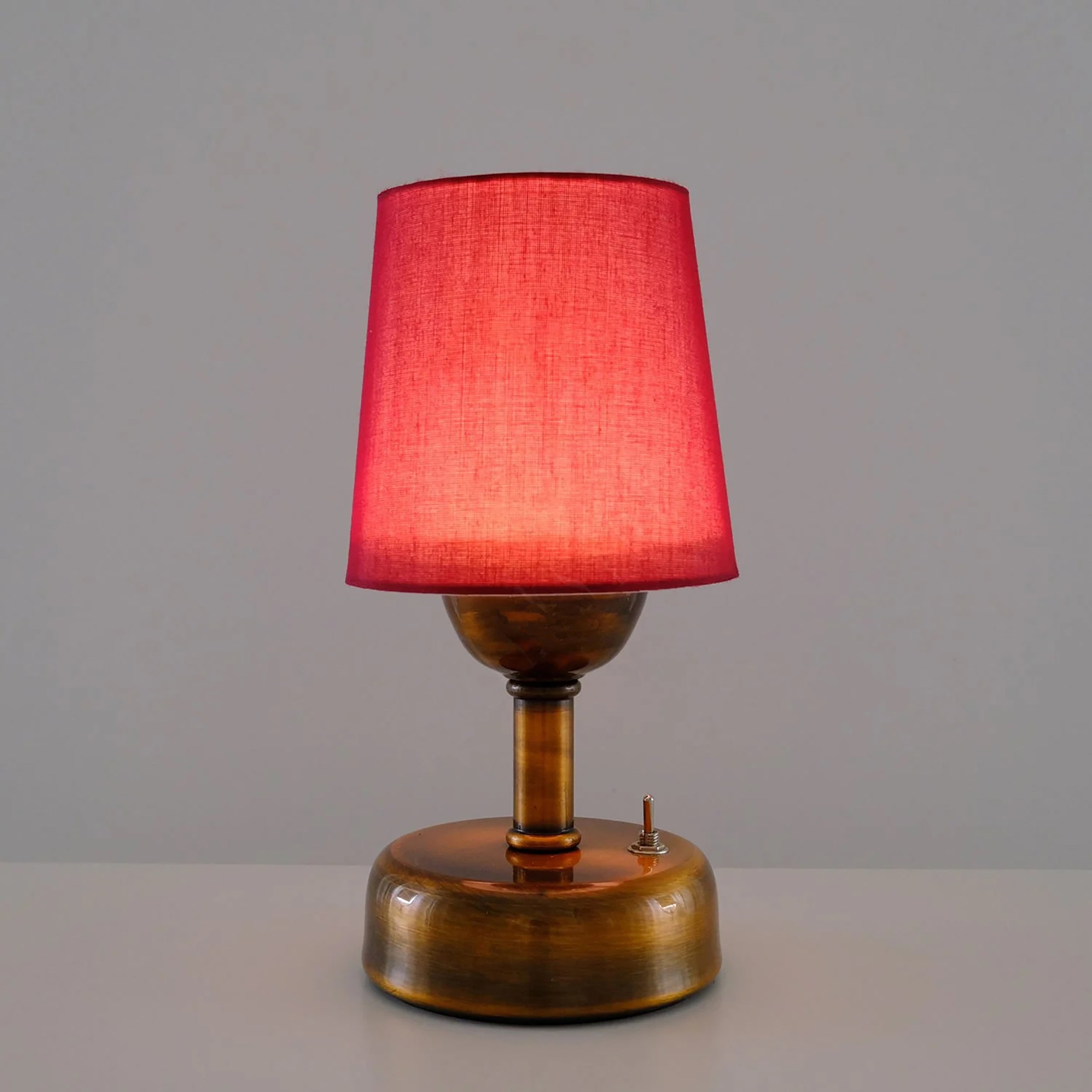 Stylish Retro Battery Operated Wireless LED Table Lamp