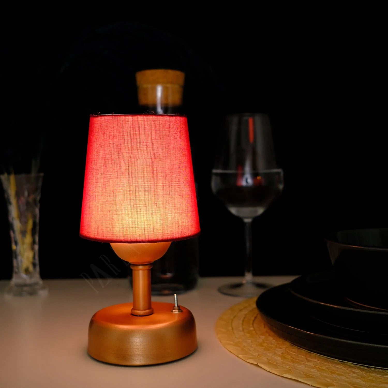 Stylish Retro Battery Operated Wireless LED Table Lamp