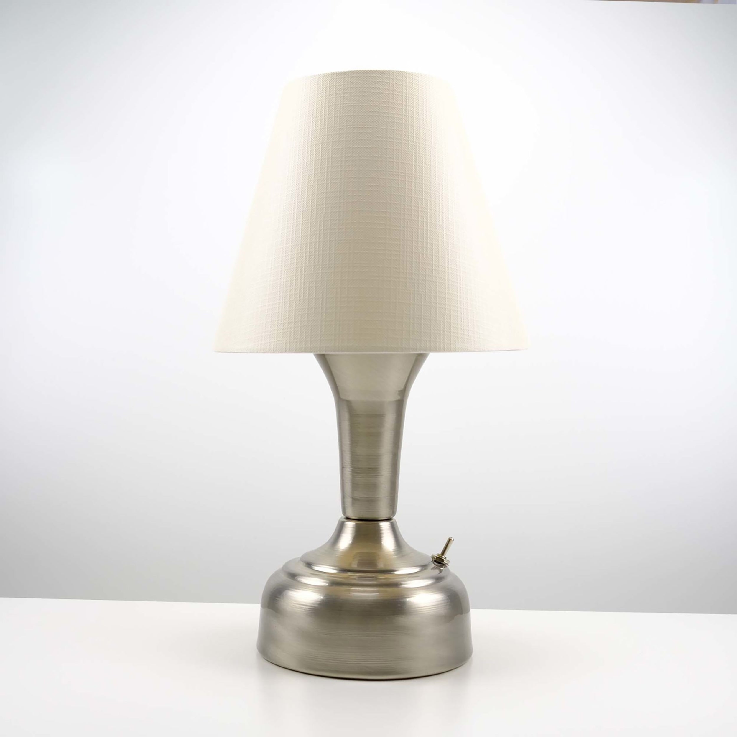 Stylish Retro Battery Operated Wireless LED Table Lamp