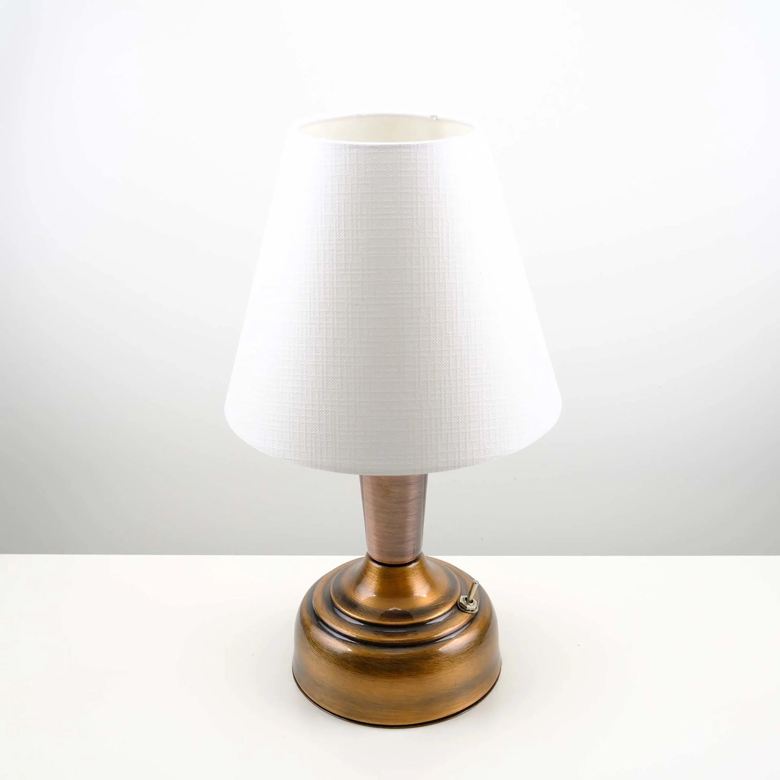 Stylish Retro Battery Operated Wireless LED Table Lamp