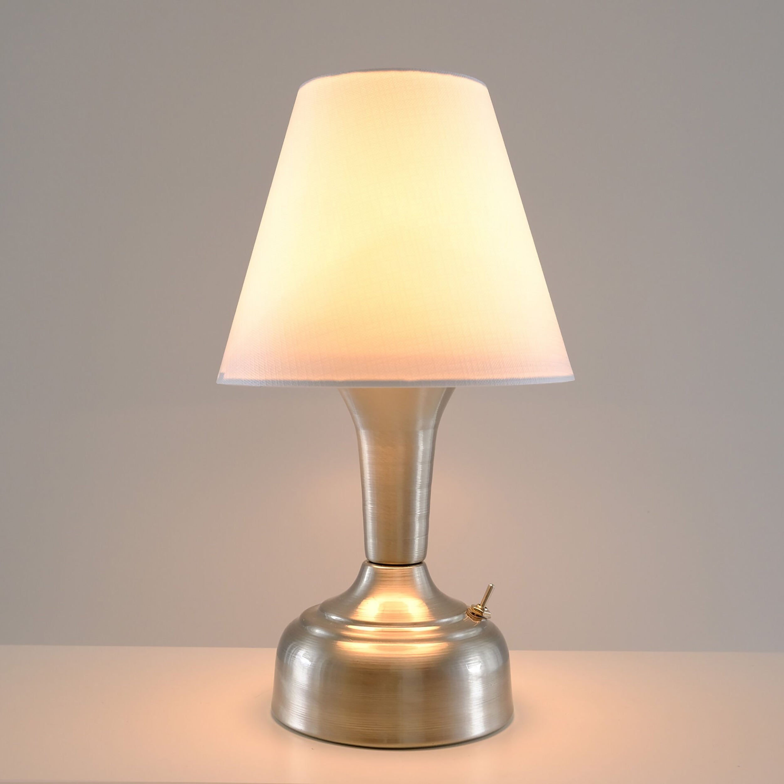 Stylish Retro Battery Operated Wireless LED Table Lamp