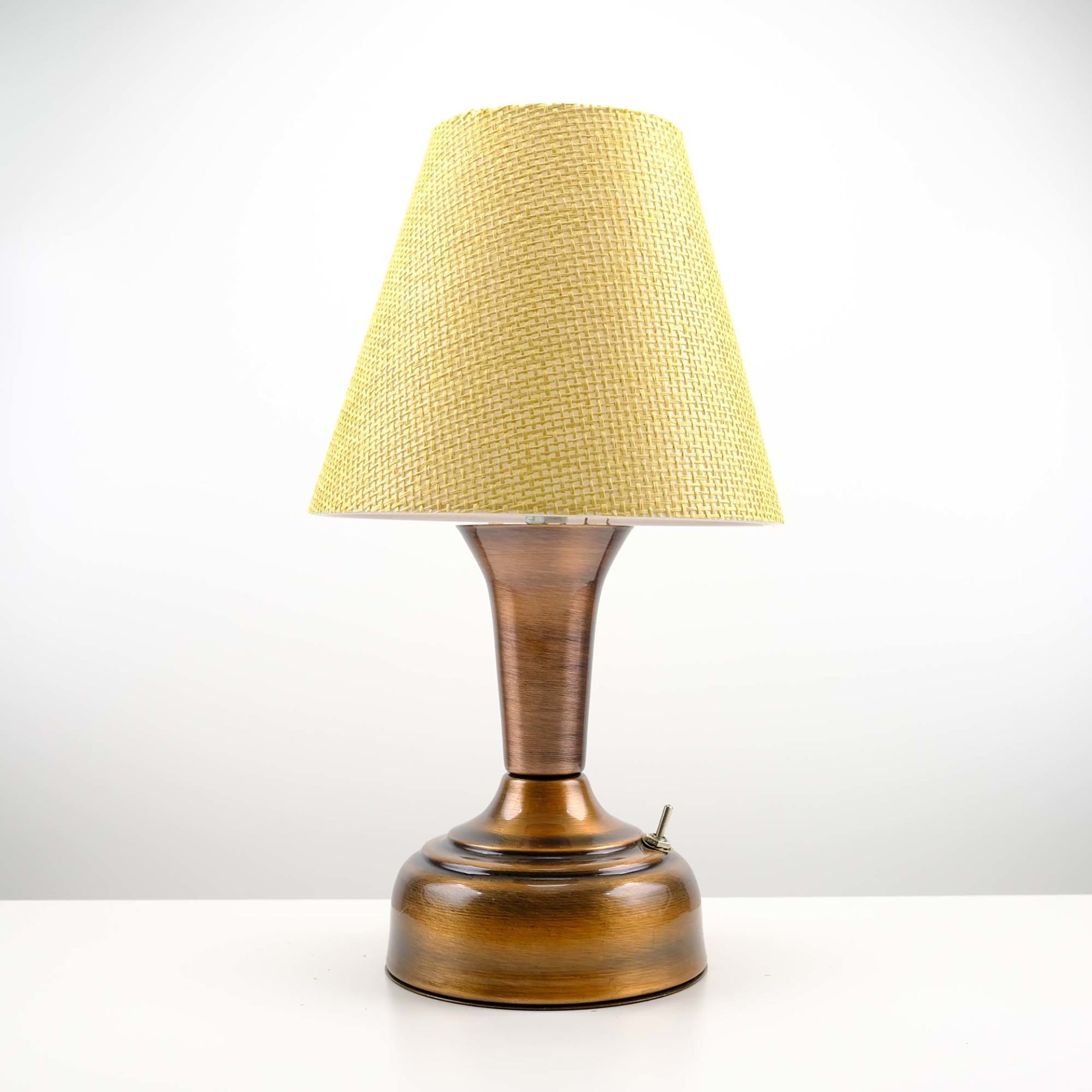 Stylish Retro Battery Operated Wireless LED Table Lamp