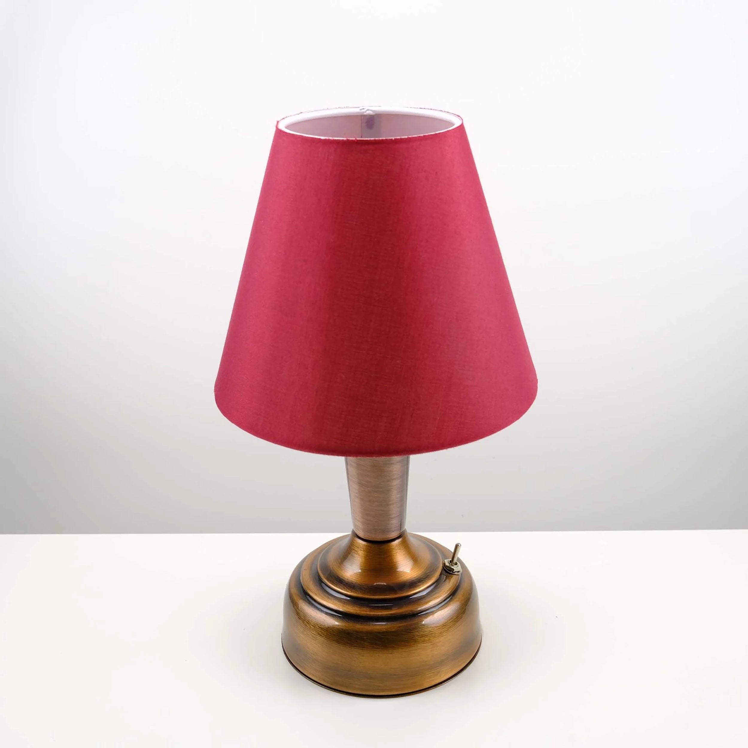 Stylish Retro Battery Operated Wireless LED Table Lamp