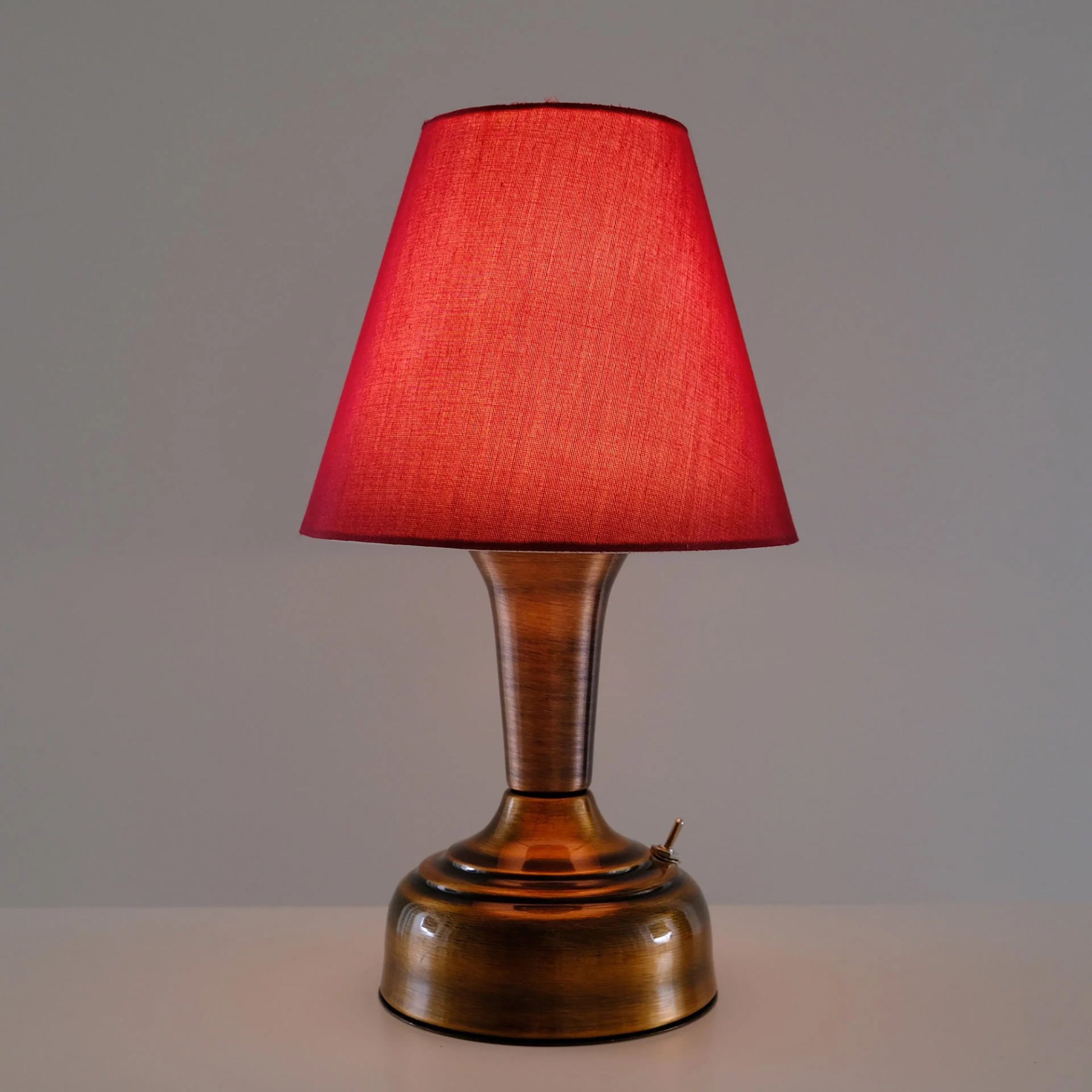 Stylish Retro Battery Operated Wireless LED Table Lamp