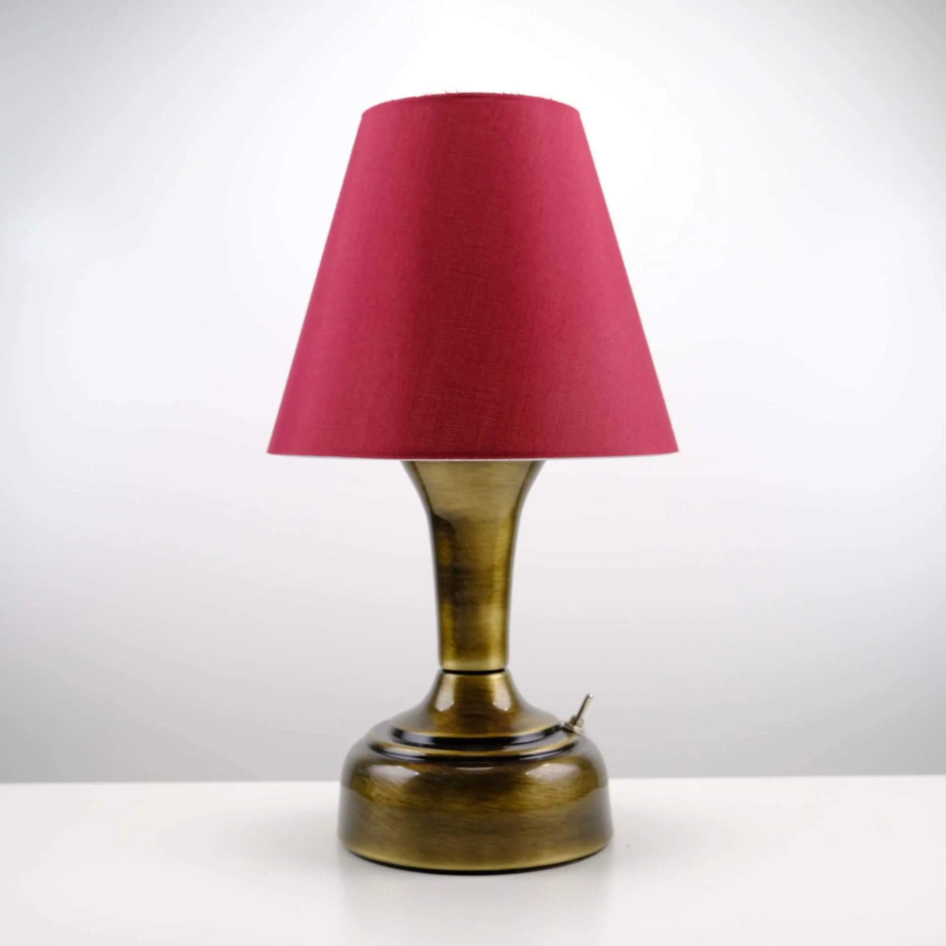 Stylish Retro Battery Operated Wireless LED Table Lamp