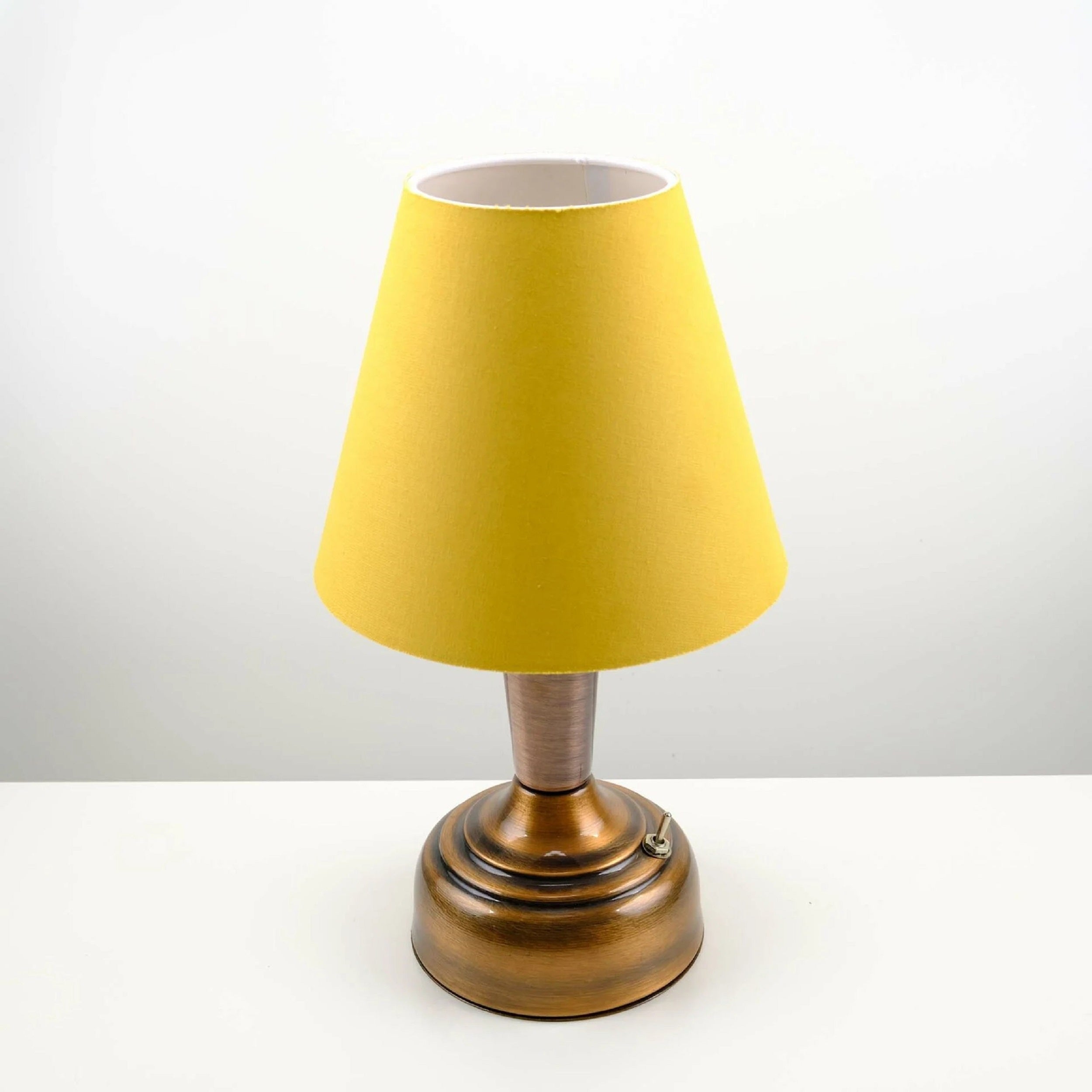 Stylish Retro Battery Operated Wireless LED Table Lamp