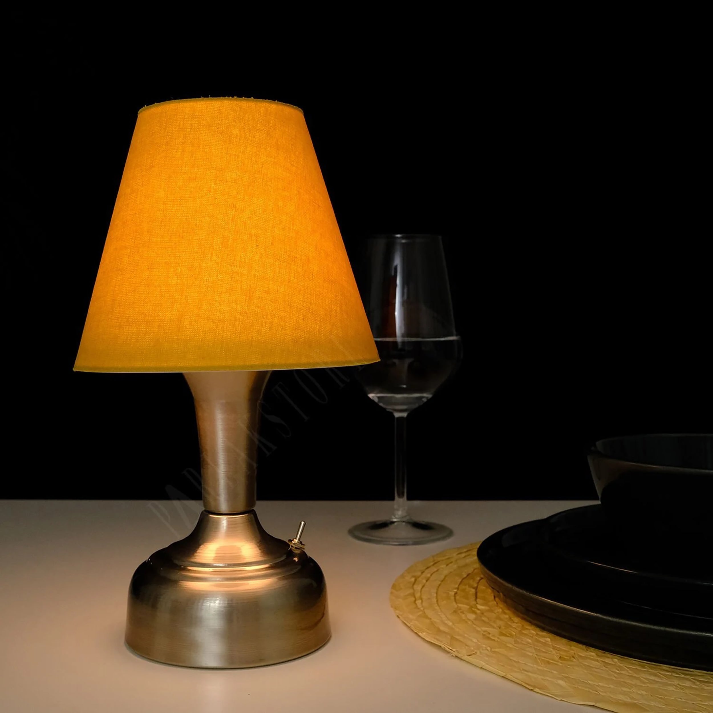 Stylish Retro Battery Operated Wireless LED Table Lamp