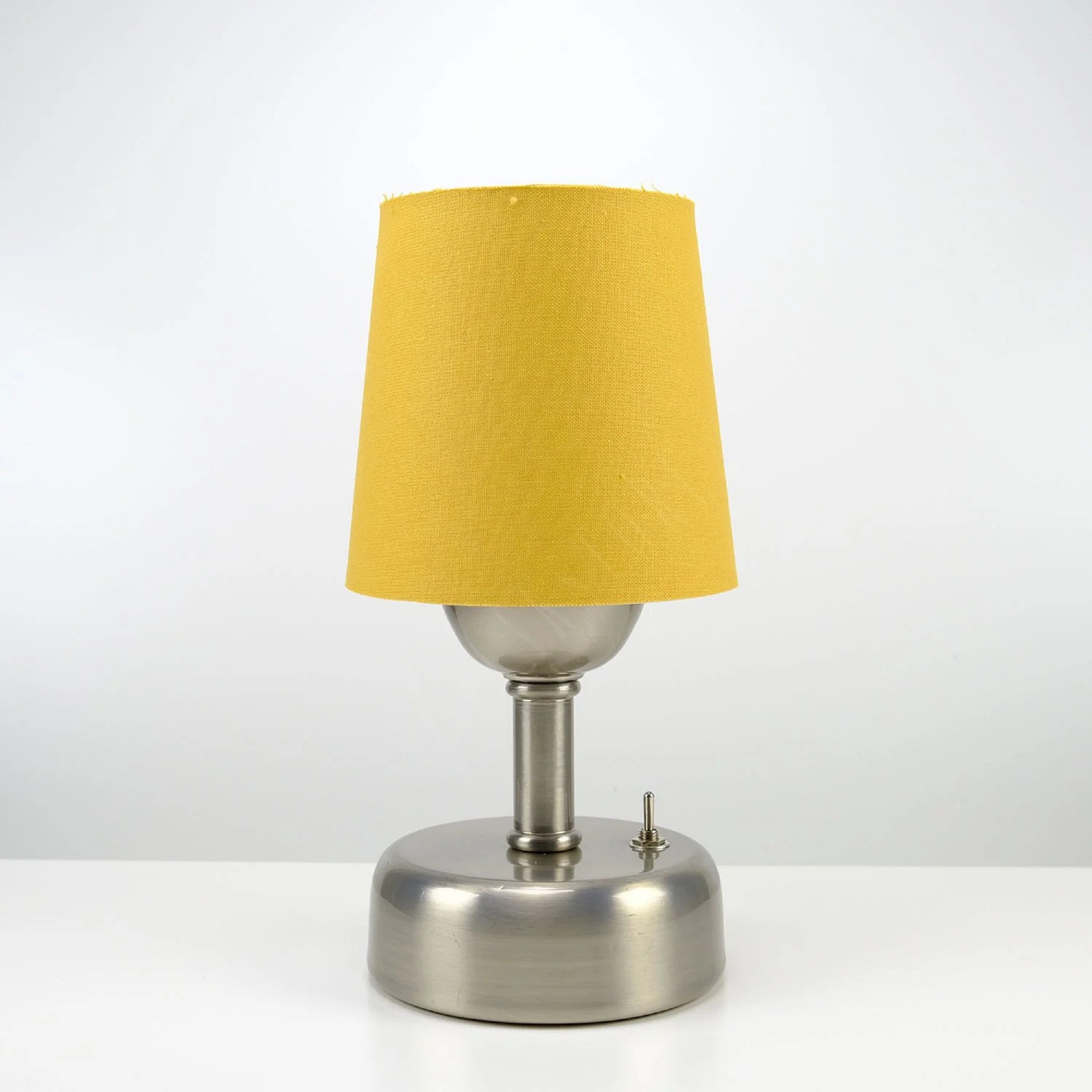 Stylish Retro Battery Operated Wireless LED Table Lamp