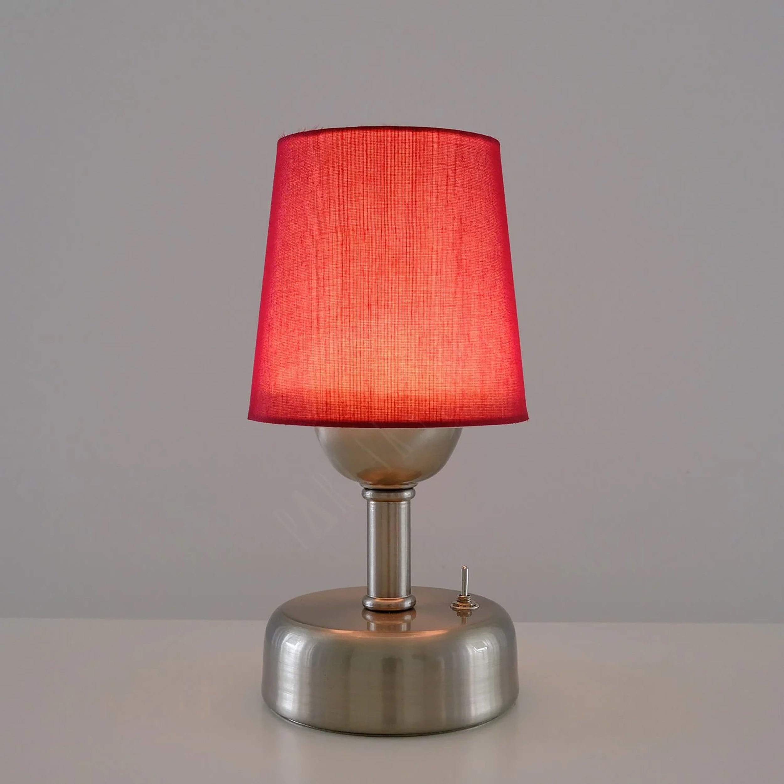 Stylish Retro Battery Operated Wireless LED Table Lamp